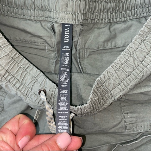 Vuori Gray Cargo Shorts Relaxed Fit - Picture 4 of 5